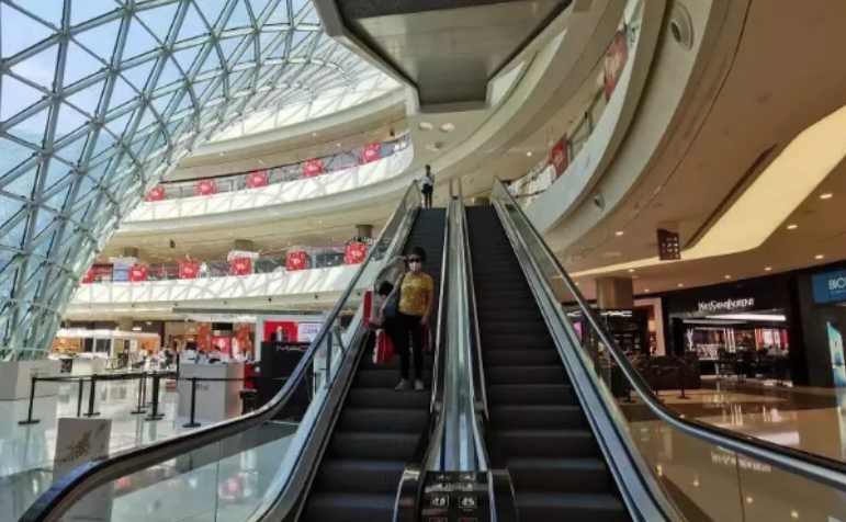 【中國免稅人在行動?一線直擊篇】之十一：這家店恢復(fù)營業(yè)，吸引超過1億人在線看直播！